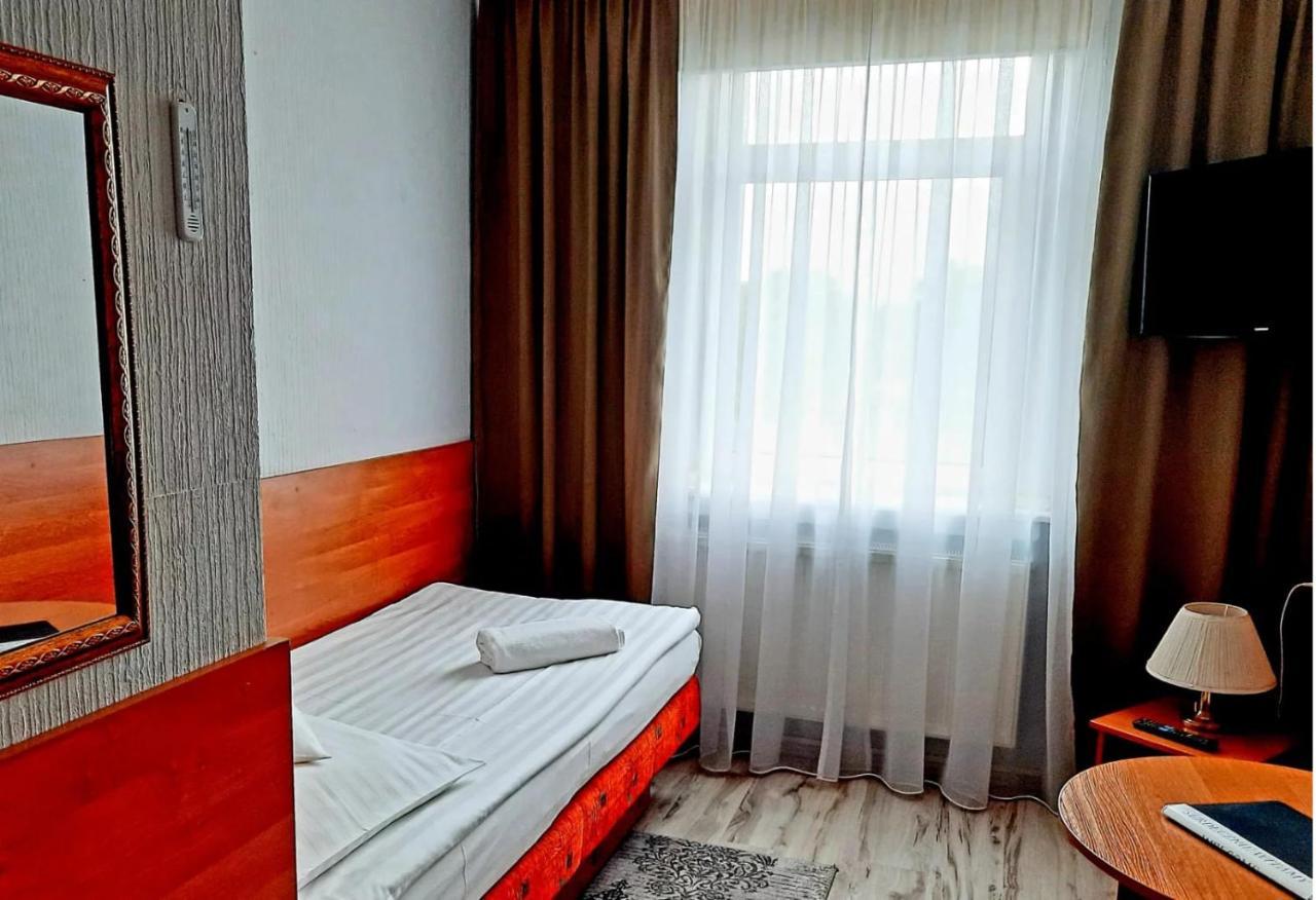 Hotel Bursztyn Kaliszki Εξωτερικό φωτογραφία