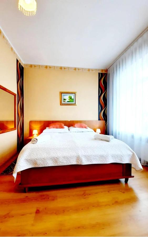 Hotel Bursztyn Kaliszki Εξωτερικό φωτογραφία