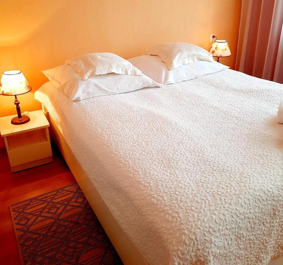 Hotel Bursztyn Kaliszki Εξωτερικό φωτογραφία
