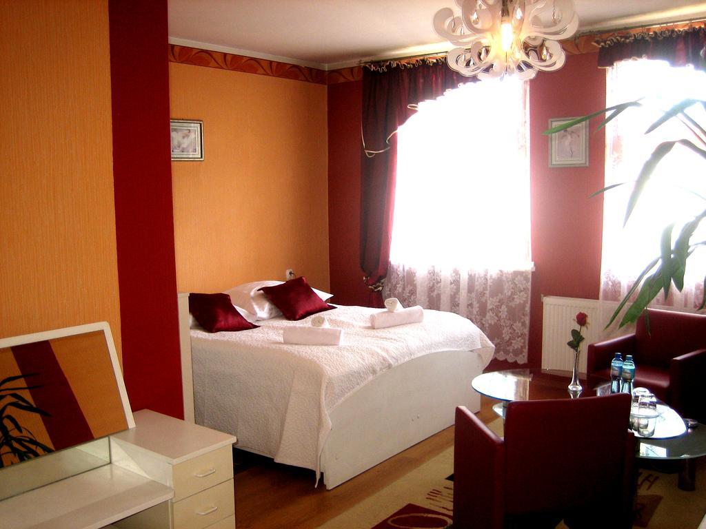 Hotel Bursztyn Kaliszki Εξωτερικό φωτογραφία