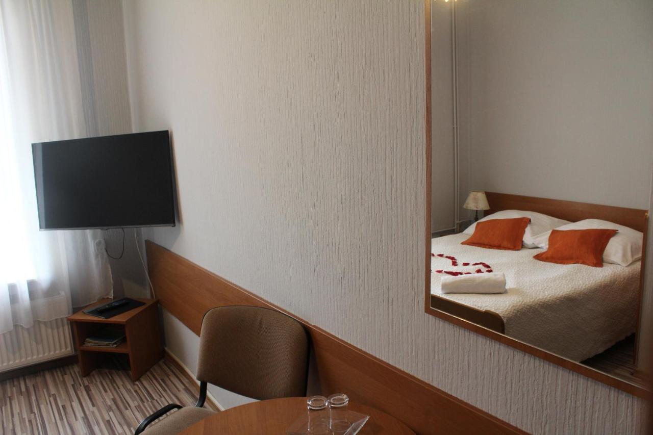 Hotel Bursztyn Kaliszki Εξωτερικό φωτογραφία
